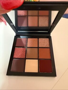 HUDA BEAUTY Mauve Obsessions Eyeshadow Palette - Mauves, Pinks, Rose Golds